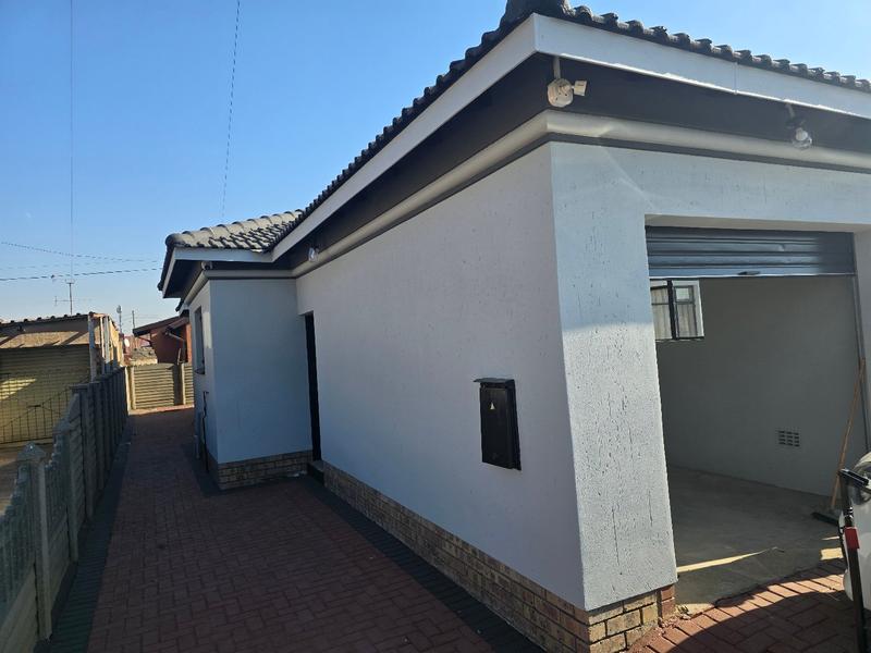 To Let 3 Bedroom Property for Rent in Zamdela Free State